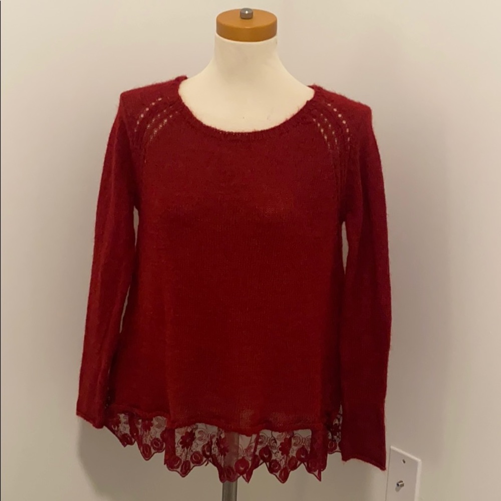 Lace hem sweater ❤️